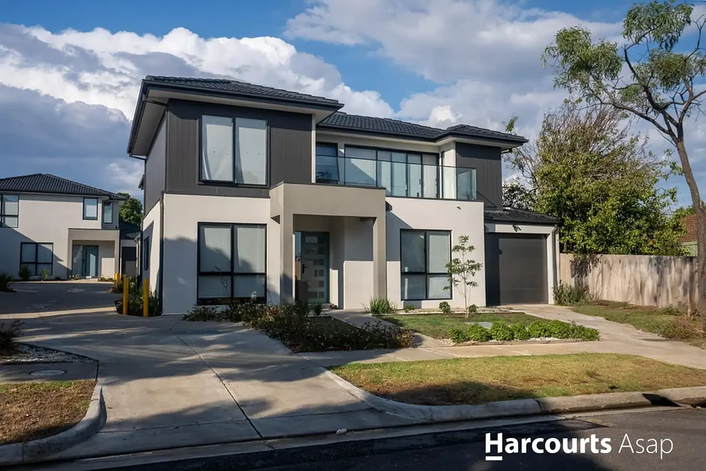 Dandenong 4 Bedroom Stunning 4-Bedroom Townhouse – Modern Luxury Living