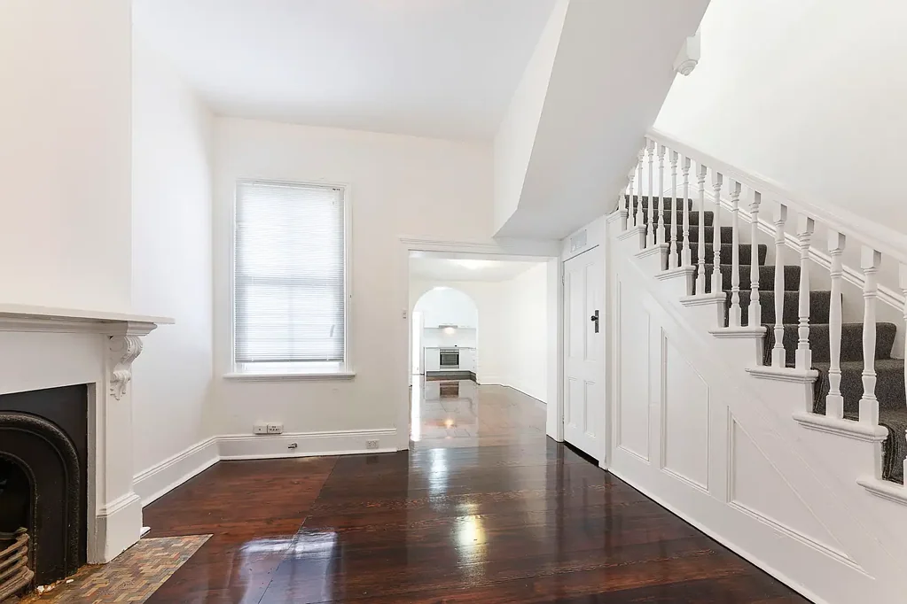 Beautifully presented terrace house in great location