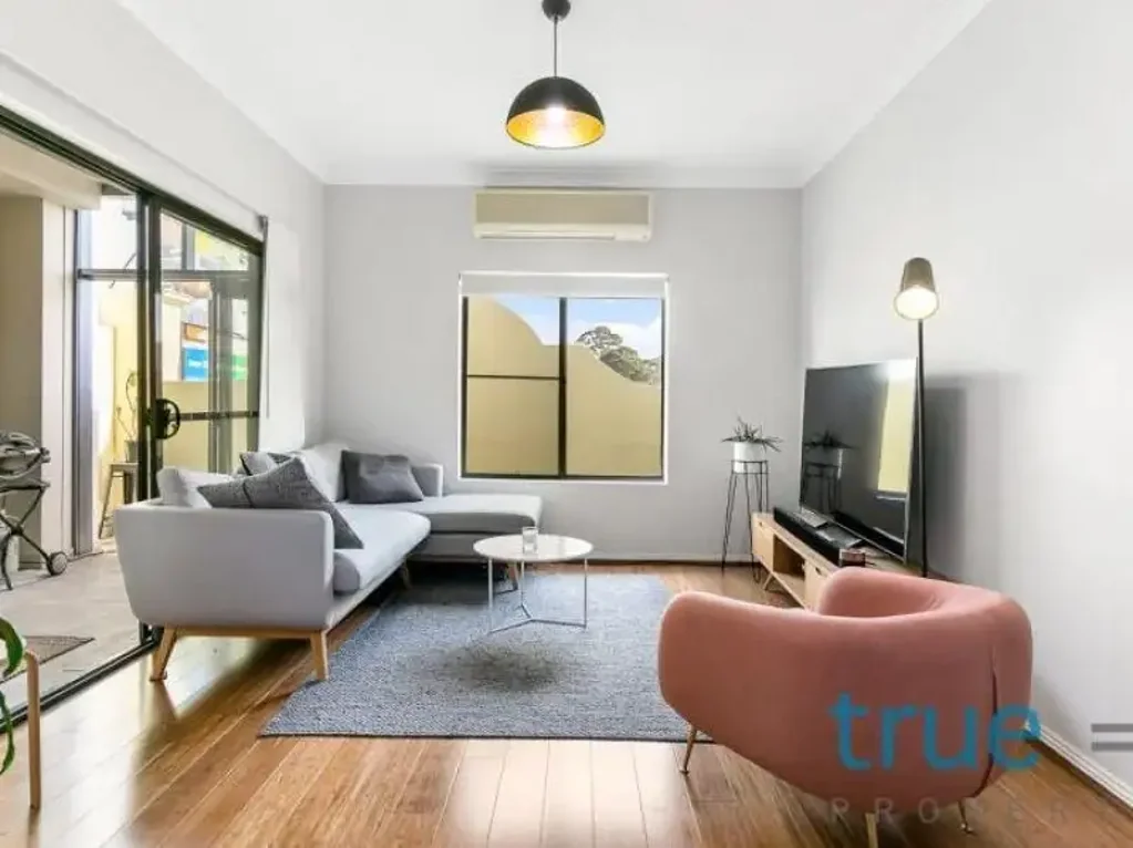 MODERN AND PERFECTLY LOCATED EXECUTIVE APARTMENT