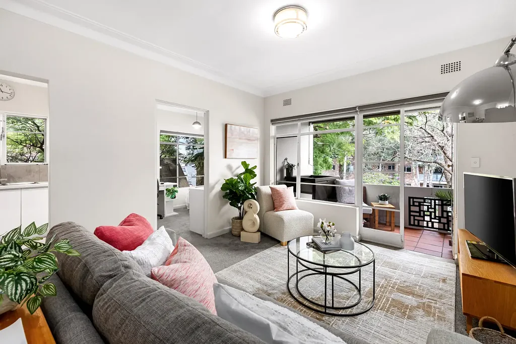 Willoughby 2침실 Spacious full brick apartment in a vibrant lifestyle setting