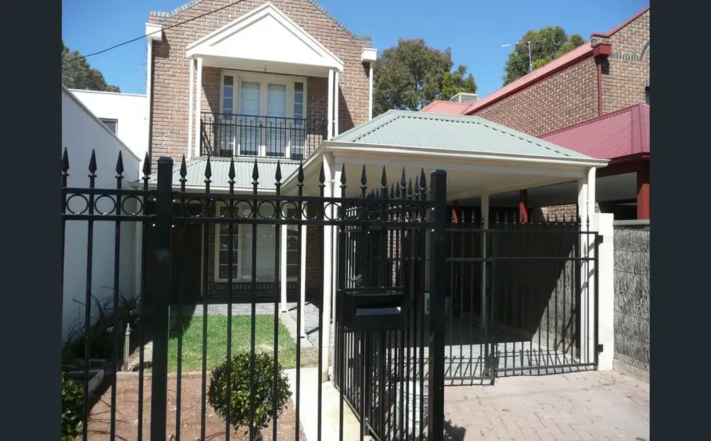 Hi, I'm a Modern Townhouse in the Heart of Norwood
