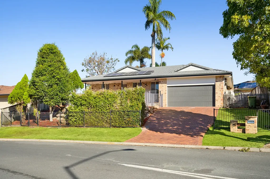 3 Galapagos Way, Pacific Pines, QLD 4211