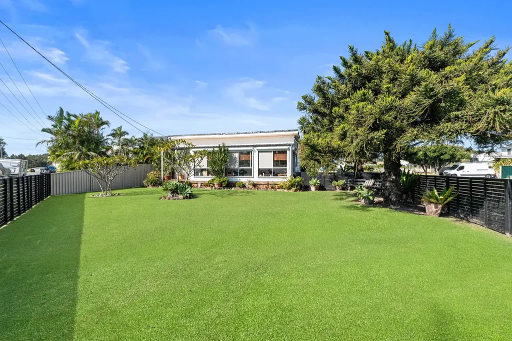 The Entrance North 4ห้องนอน Coastal Beginnings in a Community You'll Never Want to Leave