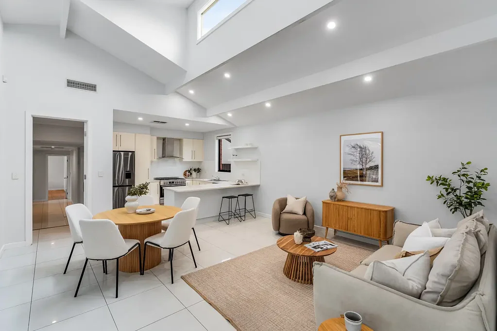 Dover Gardens 4Kwarto Spacious Family Living with Exceptional Indoor-Outdoor Appeal.