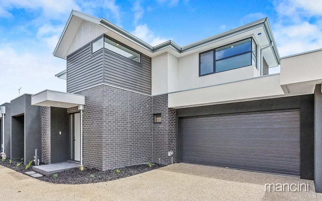 Altona 3部屋 Designer Townhouse with Double Garage By Award-Winning Builder – Prime Location Near Beach, Shopping  & Transport
