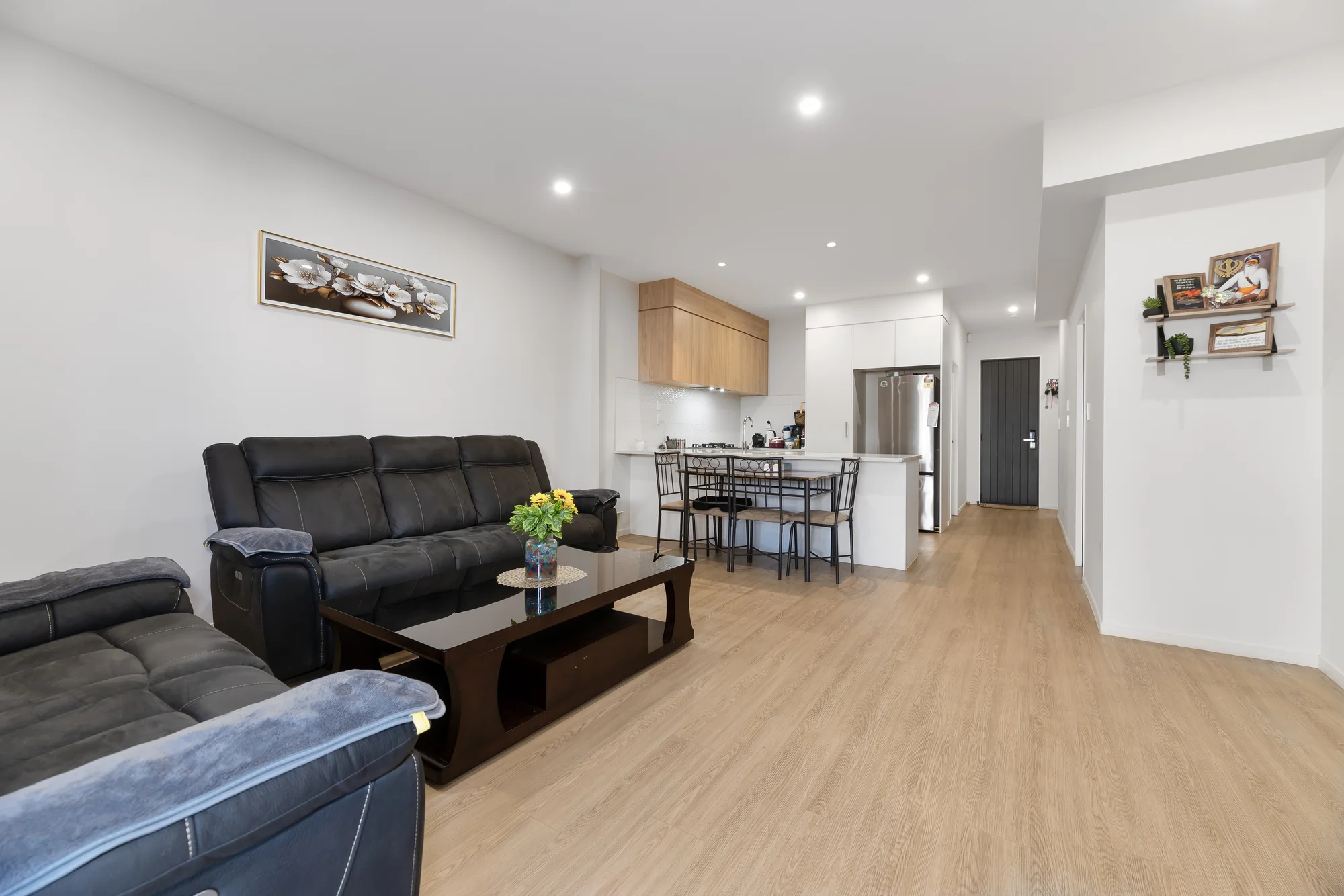 Papakura 3部屋 Spacious Family Living with Style & Comfort