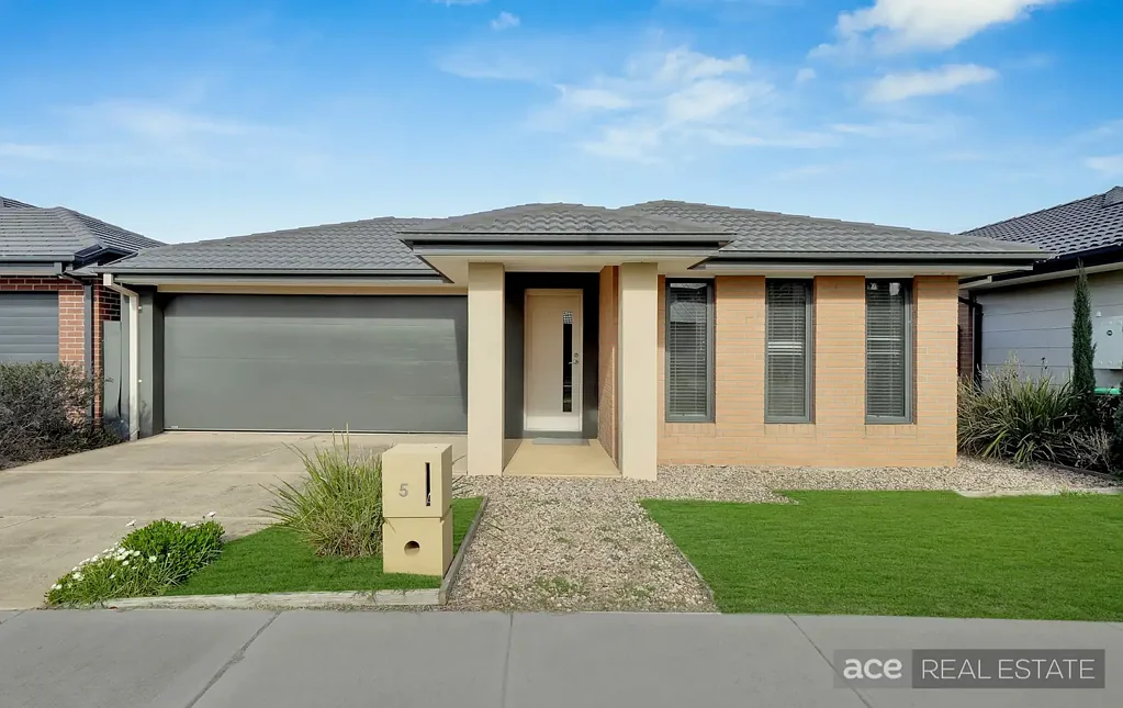 Werribee stunning family home designed for comfort, style, and convenience.