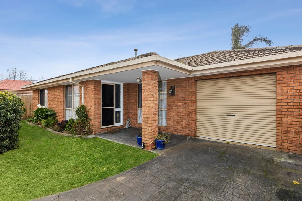 2/7 Homewood Lane, Highton, VIC 3216