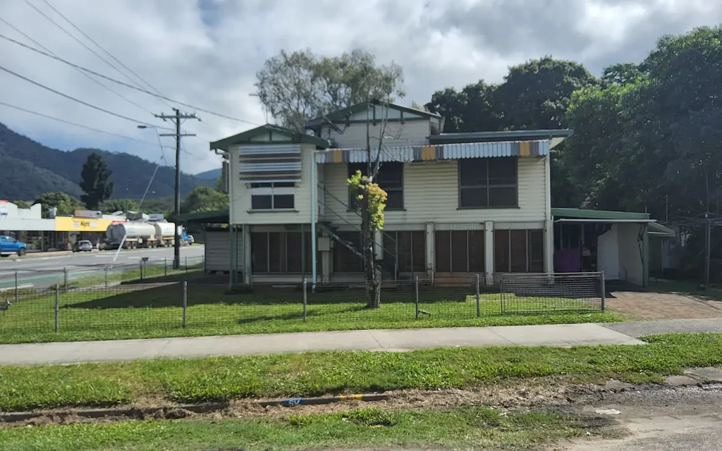 Manoora 5ห้องนอน PRIME DEVELOPMENT OPPORTUNITY - HIGH EXPOSURE CORNER SITE