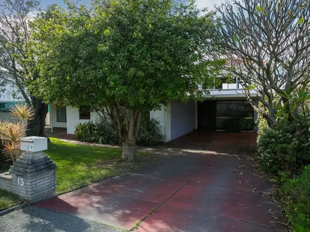 Family home in Blue Ribbon Location