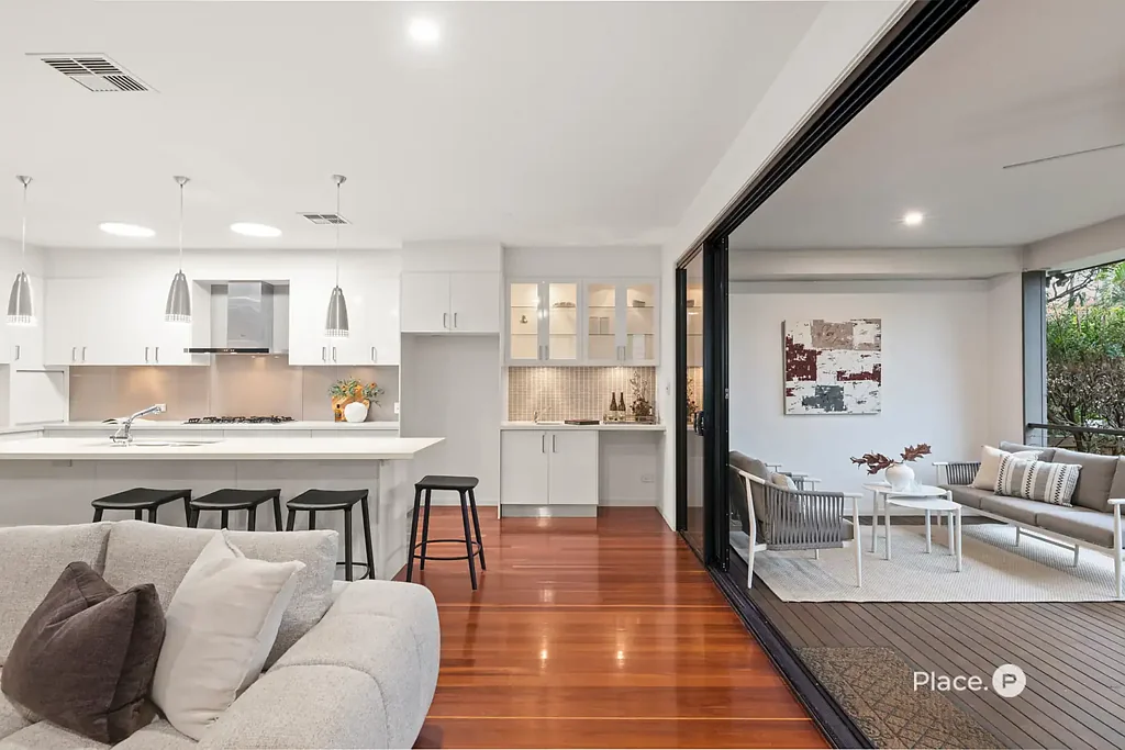 Chelmer 5Zimmer Contemporary Living with Exceptional Outdoor Appeal in Coveted Riverside Pocket