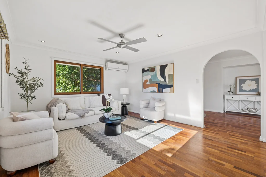 Regents Park 3房 Renovated 3-bedroom home in tranquil bushland setting 600m² of Land + Renovated Home | Offers Over $849,000