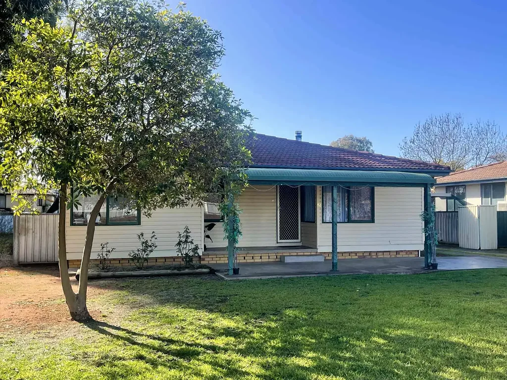 54 MIDDLETON Avenue, Griffith, NSW 2680