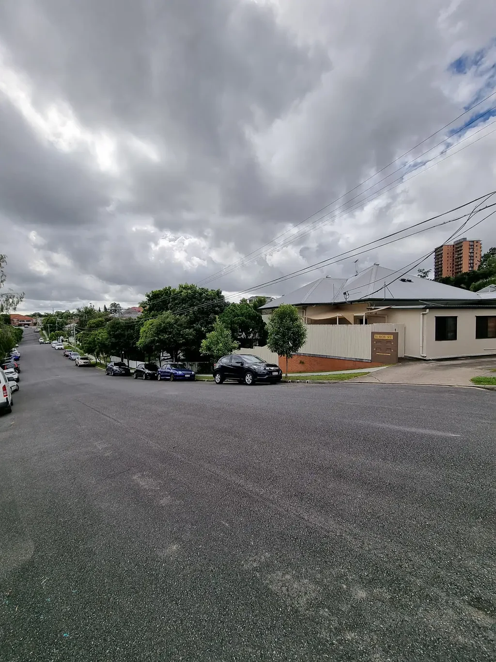 Kelvin Grove 2 Bedroom unit including broadband