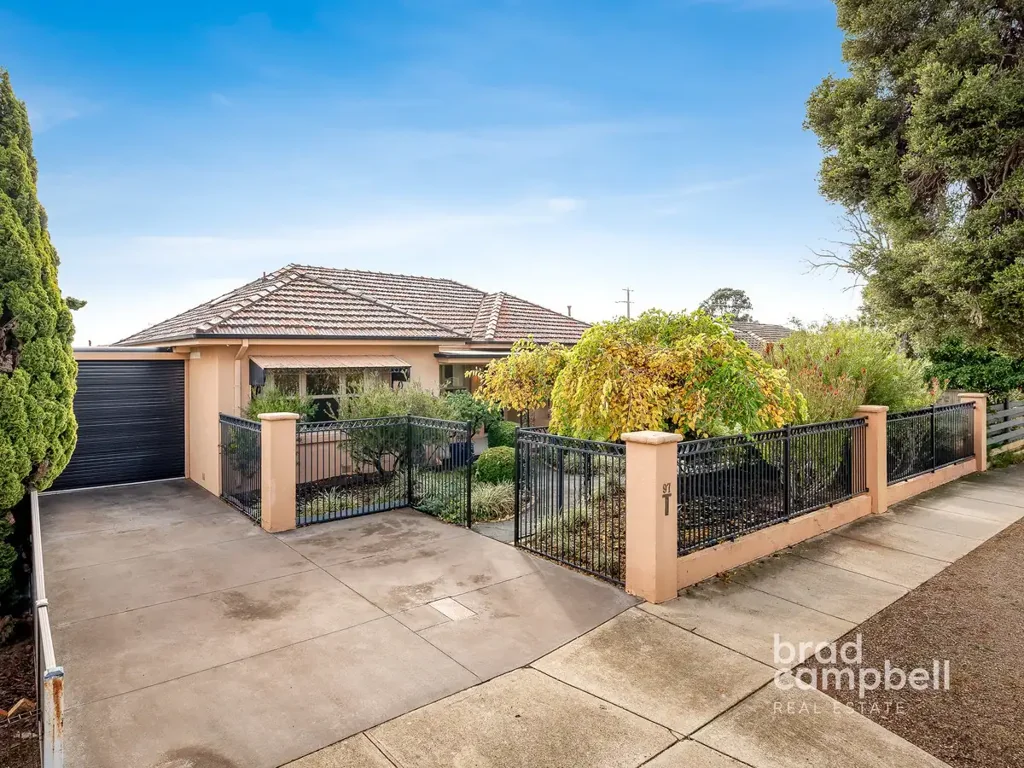 Shepparton 3ห้องนอน SPACIOUS CENTRAL LIVING WITH OUTSTANDING SHED & FUTURE POTENTIAL