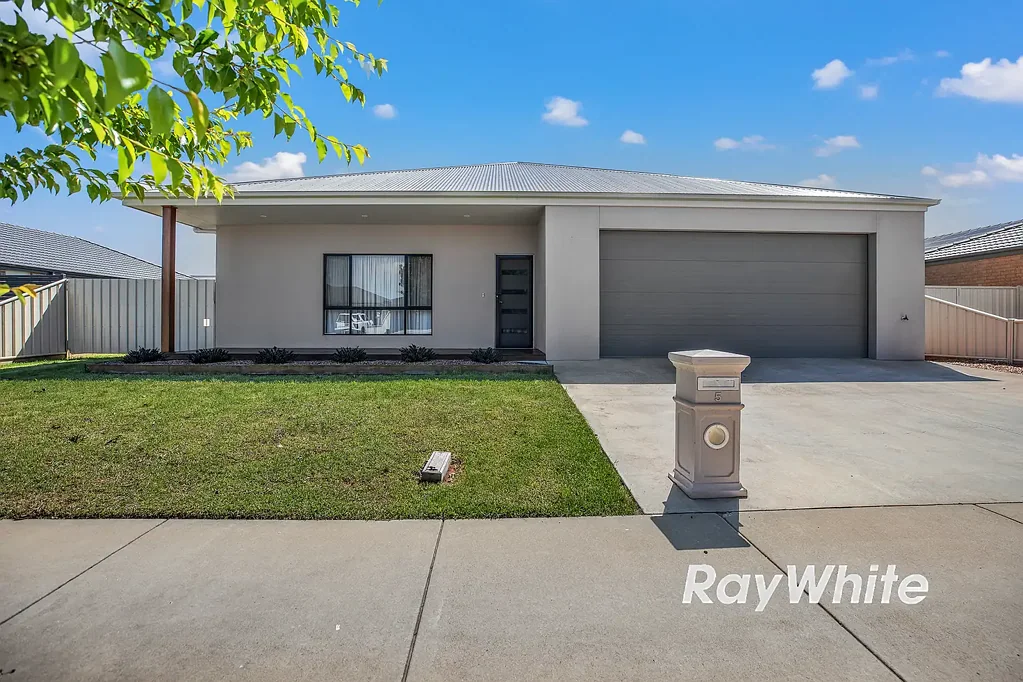 Kyabram 4房  Modern Family Living in Sunrise Estate