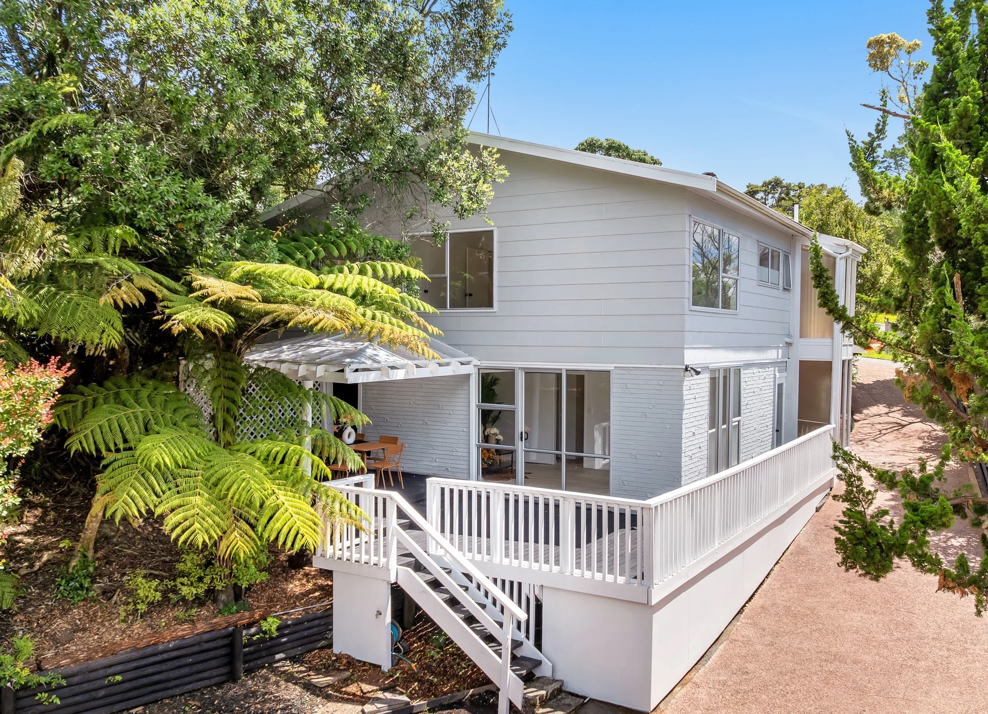Glen Eden 3房  Free hold and Tranquil Oasis