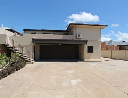 202 Queen Street, Ayr, QLD 4807, 8 Kuwarto, 7 Banyo, Unit