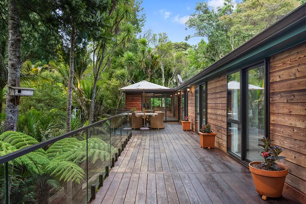 111 Wood Bay Road, Titirangi, Waitakere City, Auckland