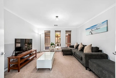 ਰਹਿਣ ਵਾਲਾ ਕਮਰਾ - 5 ASHWIN ST, ANGLE VALE SA 5117