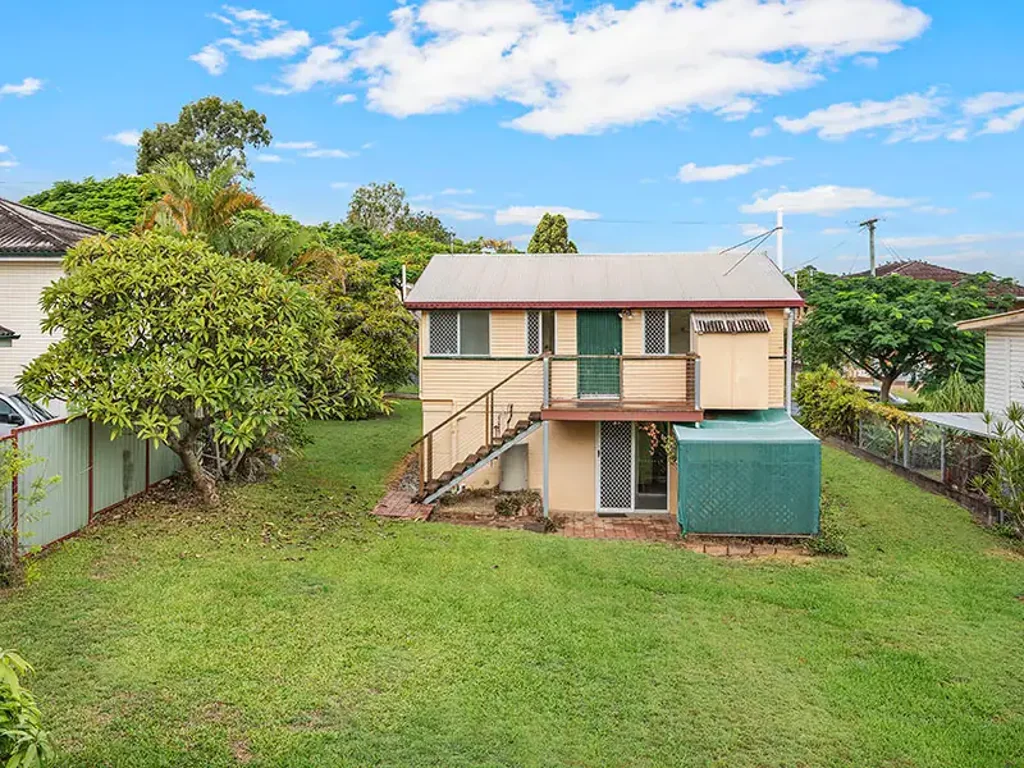 Darra 2Kwarto Developers Dream - Rebuild or Renovate