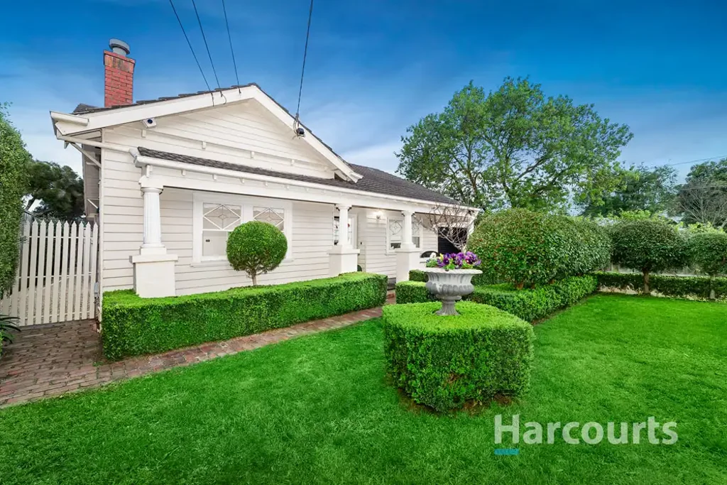 Oakleigh 4房 Oakleigh顶级街道之一的罕见家庭机会 A Rare Family Opportunity in One of Oakleigh's Premier Streets