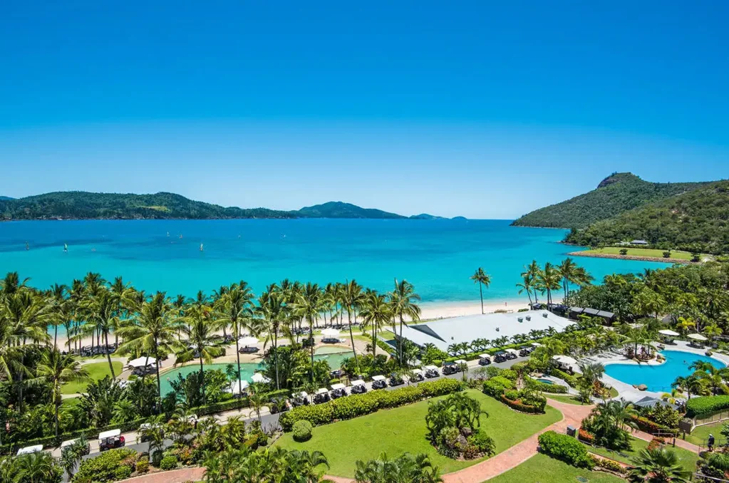 Whitsundays 1 Bedroom Beachfront. Turn-Key. Elevated Ocean Views