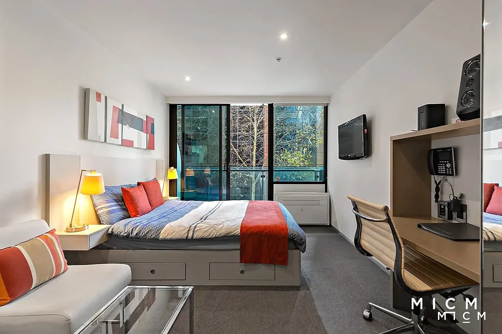 Melbourne 1ਬੈੱਡਰੂਮ Spacious Lower-Level Style with a Treetop Aspect