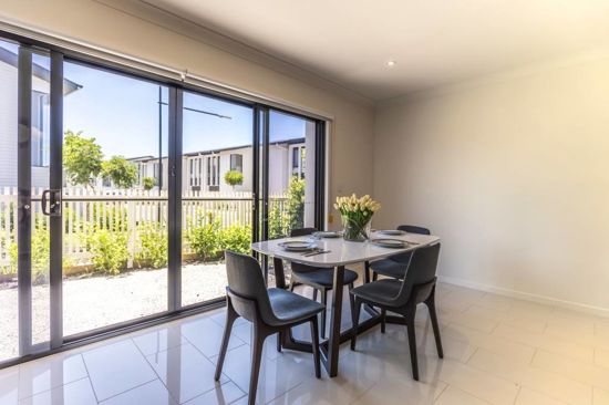 33 CRESCENT AV, HOPE ISLAND QLD 4212, 0房, 0浴, Townhouse