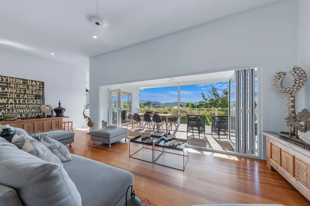 62 Eshelby Drive, Cannonvale, QLD 4802