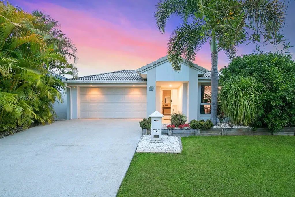 Griffin 4Habitaciones Four-bedroom home with multiple living areas & pool on a great size block!
