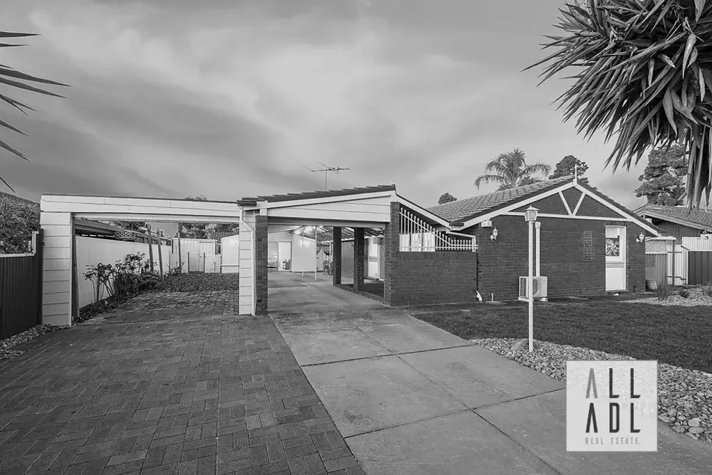 Paralowie 4 Bedroom Fabulous 4 Bedroom Family Entertainer with Extensive Lock-up Vehicle Accommodation