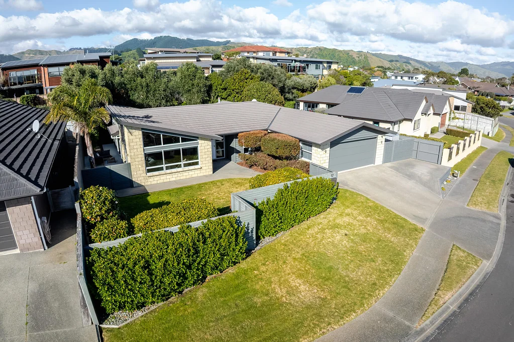 Raumati Beach 4 Bedroom Village Calm, Coastal Connection
