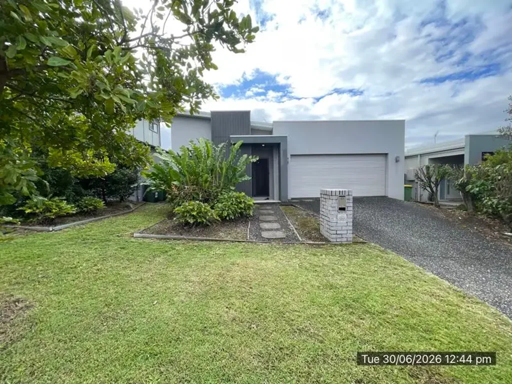 Spacious Family Home In The Bloom Estate