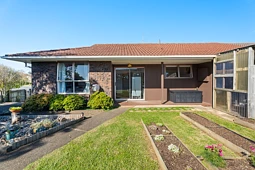 1/3 Tyrian Close, Half Moon Bay