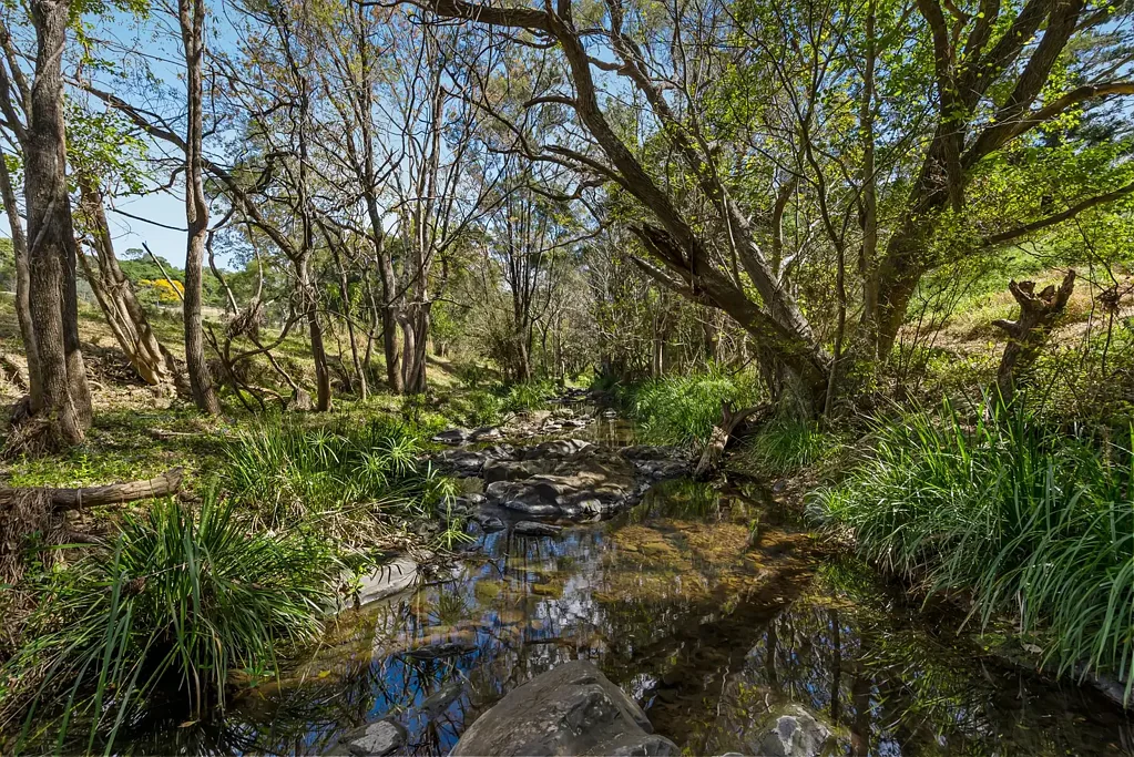 Upper Brookfield 4 Slaapkamer First Time to Market, 1.34ha with Approx. 290m of Moggill Creek Frontage