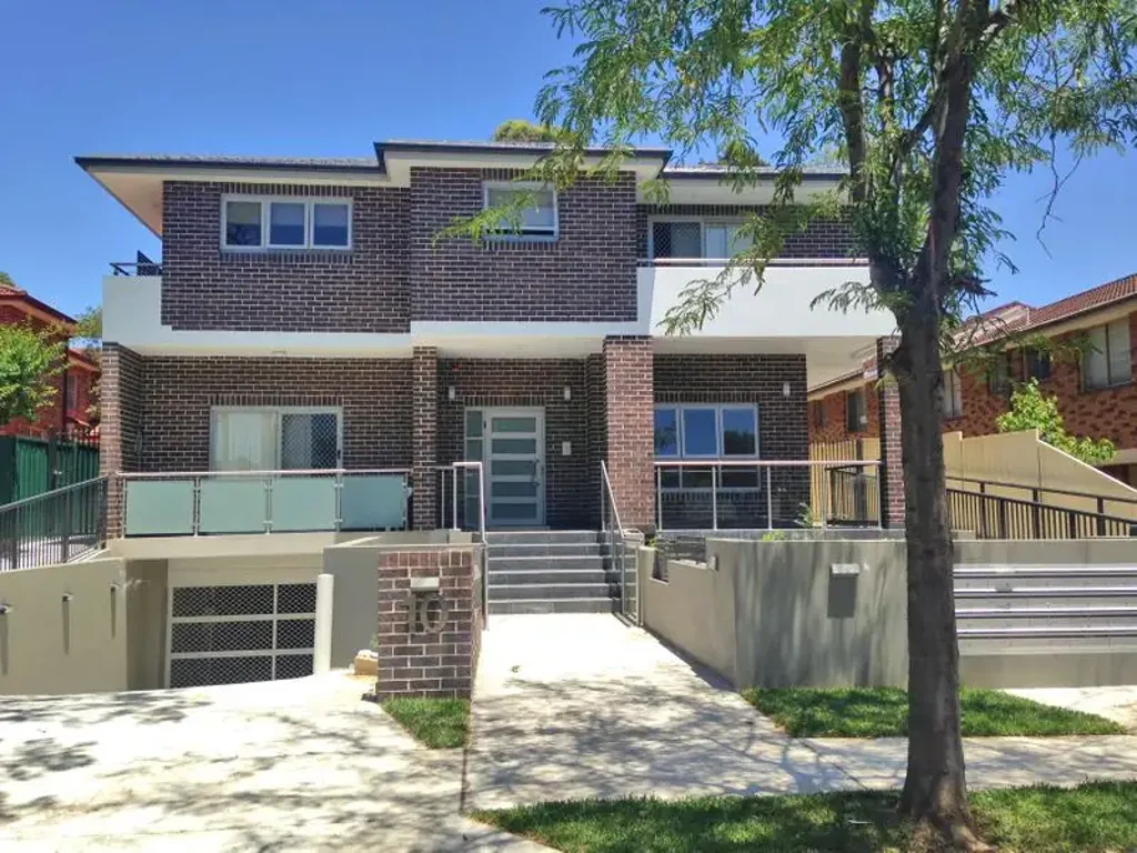 MODERN STUDIO - CLOSE TO ALL AMENITIES!!