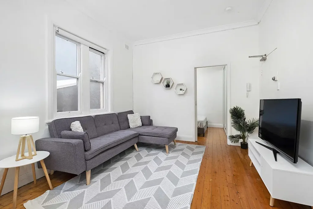 Charming Art Deco Apartment in Historic Beresford House, Manly
