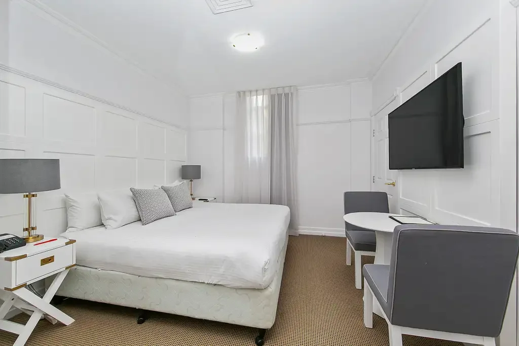 Fully Furnished Studio Apartment Opposite Central Station!
