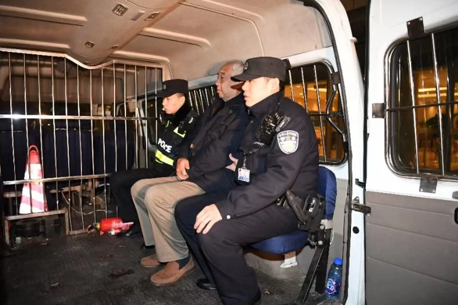 逃亡新西兰11年，“红通人员”蒋雷回国投案