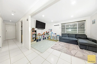 Silid Pahingahan - 52 Moody Street, Emerald, QLD 4720
