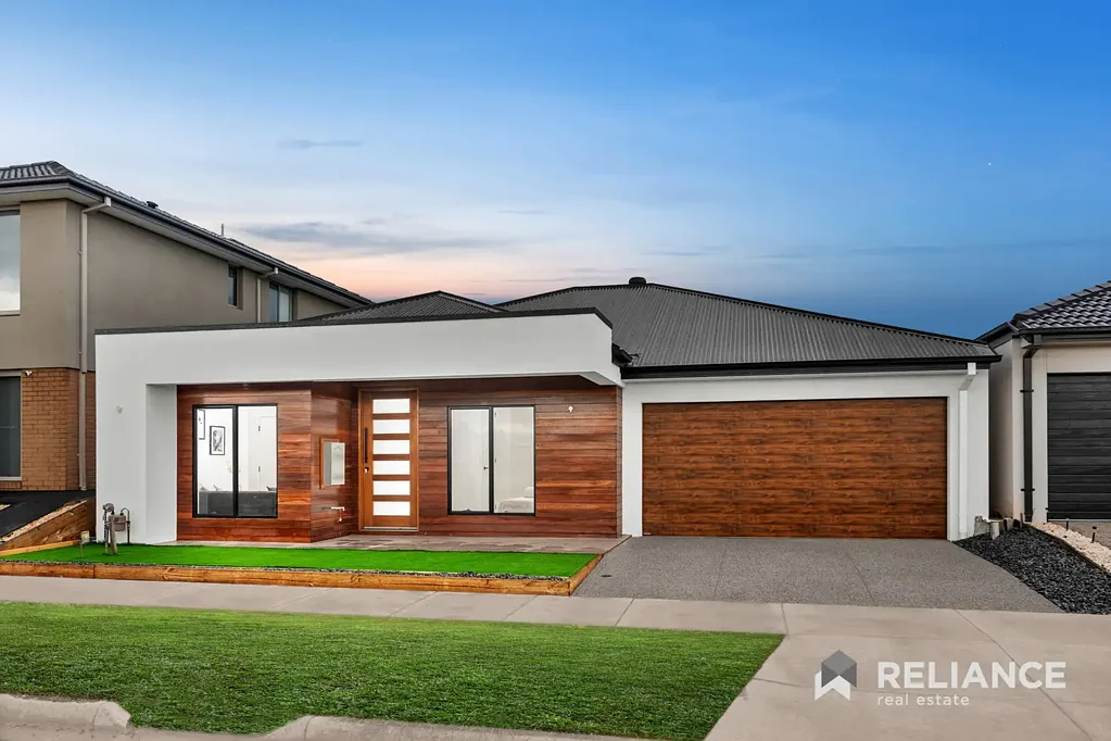 Truganina 4 Slaapkamer DOUBLE LOUNGE | BRAND NEW | 14M FRONTAGE | STAMP DUTY SAVINGS | HIGHLY UPGRADED FACADE