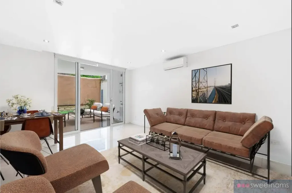 SPACIOUS, CONVENIENT, COURTYARD GARDEN