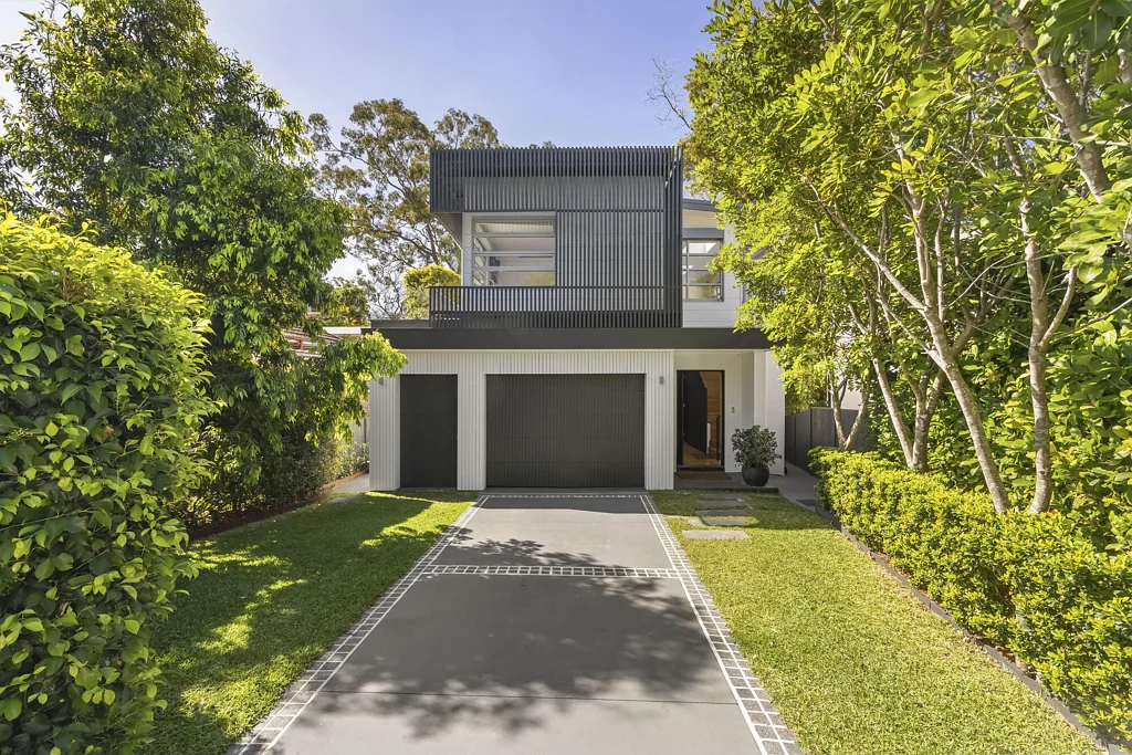 Castlecrag 4房 家庭奢华，理想朝向，令人向往的宜居生活 Family luxury, an ideal aspect and enviable liveability
