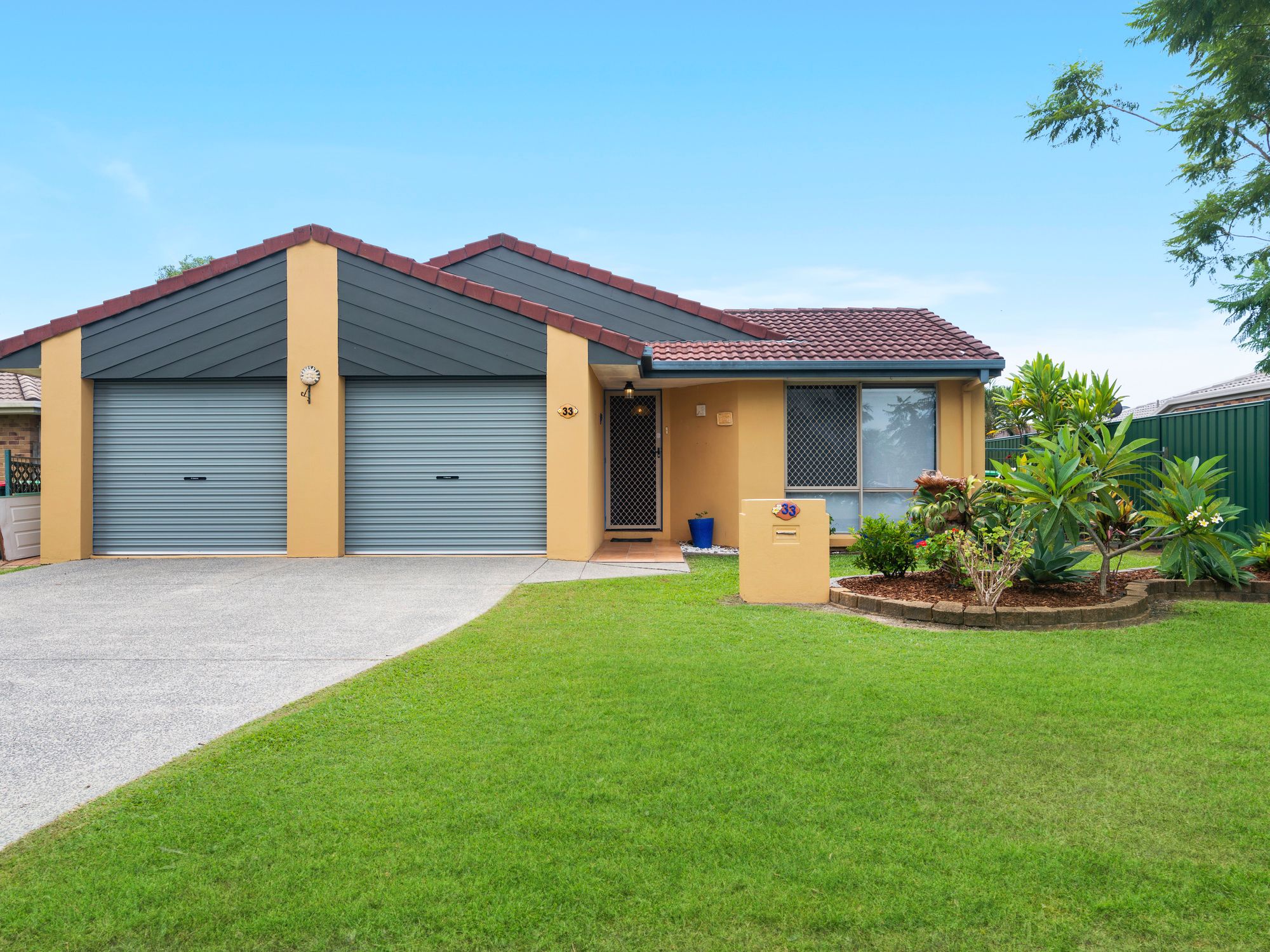 33 ROUNDELAY DR, VARSITY LAKES QLD 4227, 0房, 0浴, House