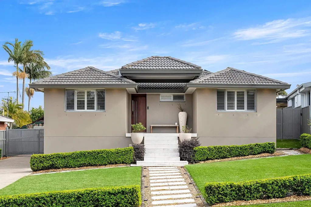 Baulkham Hills 4 Slaapkamer Turnkey Family Entertainer in Enviable Cul-de-sac Position!
