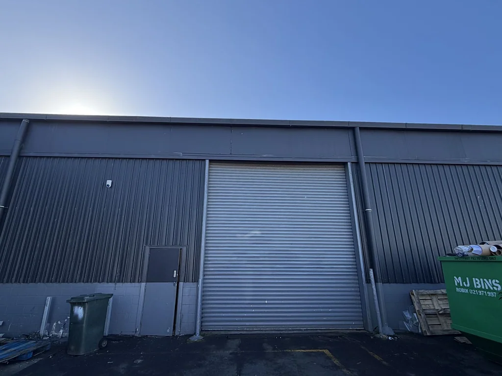 East Tamaki Functional Warehouse Unit with Low Office