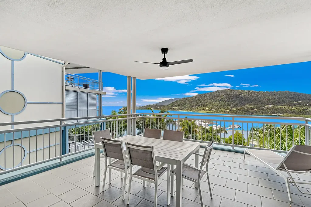 Airlie Beach 2 Bedroom Stunning Views, Amazing Resort and Facilites