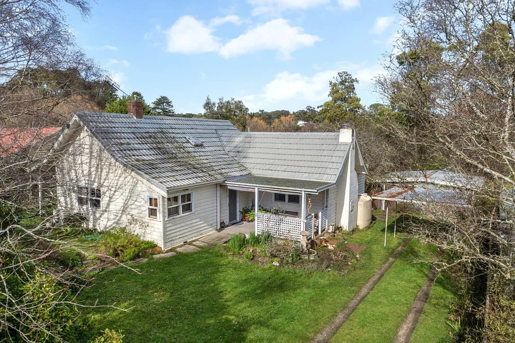 10 Noonan Grove, Woodend, VIC 3442