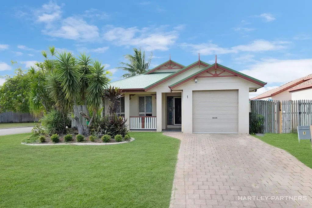 Kirwan 3બેડરૂમ Poolside Paradise on Firefly Court